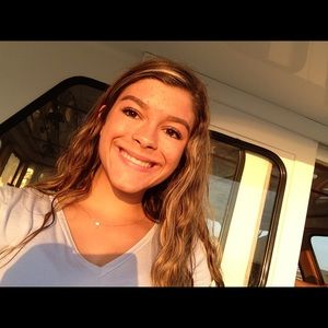 Meet your Posher, Lauren